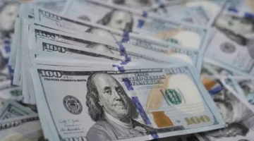 تغيرات سعر الدولار أمام الجنيه المصري في البنوك والسوق الموازية اليوم الجمعة